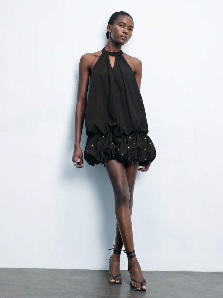 SHEIN Maija Vestido negro de verano para mujer, de unicolor, con bajo de peplum de lentejuelas, diseño sexy sin espalda, elegante con lazo y halter, para fiestas, festivales de música y salidas