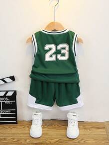 SHEIN Young Boy 字母圖案背心和運動短褲