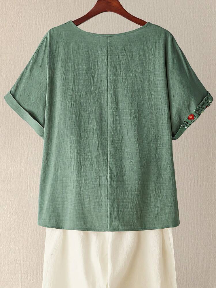 Blusa de Linho com Estampa Geométrica, Gola Redonda, Manga Morcego, Botões na Frente, Ideal para Férias, Primavera, Verão, Tamanhos Grandes para Mulheres