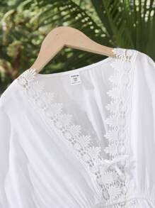 SHEIN Kimono tressé pour préadolescentes avec décoration de sangle, blanc, convenant pour les vacances à la plage et les sorties printanières