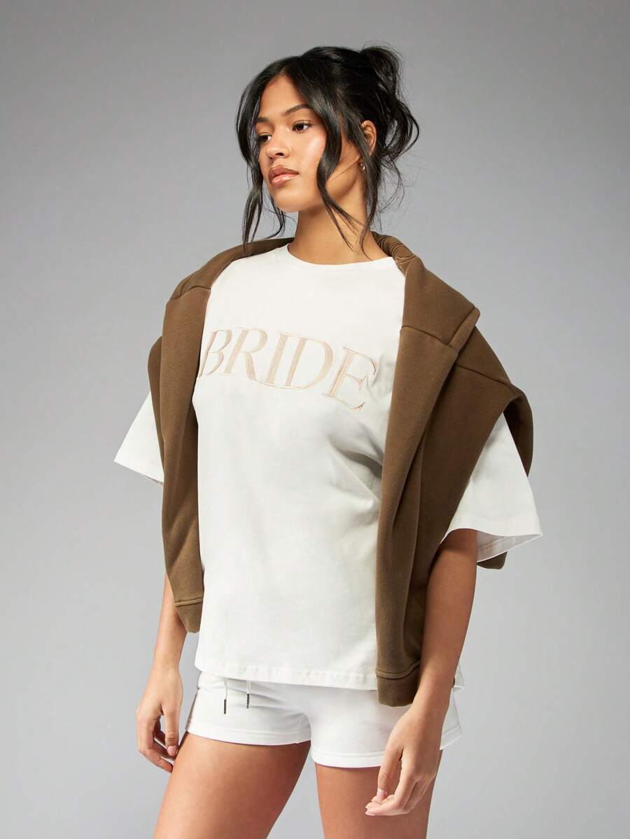 MISSGUIDED Oversized Bridal Party T-Shirt Wedding Day Essentials Bachelorette Party Casual Loose Fit Crewneck Short Sleeve Cotton Blend Comfort Modern Classic Honeymoon Essential