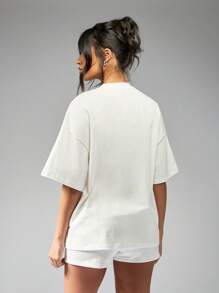 MISSGUIDED Oversized Bridal Party T-Shirt Wedding Day Essentials Bachelorette Party Casual Loose Fit Crewneck Short Sleeve Cotton Blend Comfort Modern Classic Honeymoon Essential