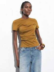 Maija 2025 夏季新款不对称褶皱分层设计节日海滩度假休闲浪漫都市旅行适合郊游、派对、婚礼、圣帕特里克节、春假、复活节、女士 T 恤 - 芥末黃 - 查看 1