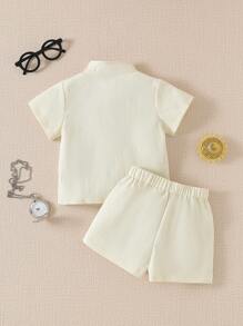 SHEIN 2 件套幼儿男童杏色短袖休闲衬衫和短裤套装，夏季 - 杏色 - 查看 2