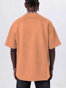 Manfinity EMRG 宽松版型男士落肩十字刺绣复古 T 恤