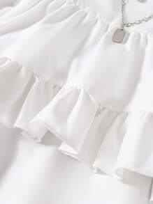 SHEIN 2025 年春夏新款休闲舒适度假高低褶饰娃娃衫和蓝色喇叭裤，适合小女孩，适合日常穿着、外出和家庭度假 - 白色 - 查看 4