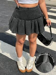 SHEIN EZwear Plus Size Women Czarna plisowana krótka spódnica casualowa o kroju litery A