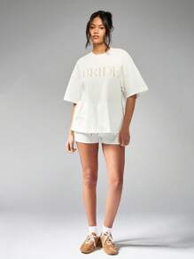 MISSGUIDED Oversized Bridal Party T-Shirt Wedding Day Essentials Bachelorette Party Casual Loose Fit Crewneck Short Sleeve Cotton Blend Comfort Modern Classic Honeymoon Essential