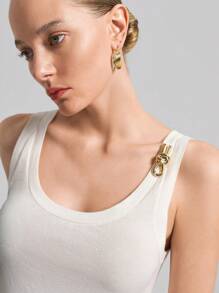 Ontre 2025 新款时尚无袖女式金属装饰针织背心，黑白，都市通勤风格，拼色柔软针织毛衣背心，女士，春夏