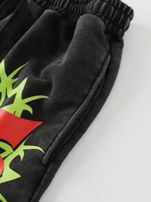 ROMWE MEN Street Life Men's Letter & Hip Hop Figure Printed Distressed Drawstring Waist Shorts - Black - View 6