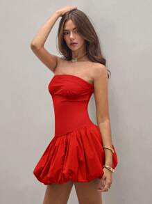 SHEIN X ELOISA & ORSON COSMINA Vestido corto elegante de burbujas con diseño floral en el dobladillo y sin tirantes, estilo balletcore, de unicolor para mujer