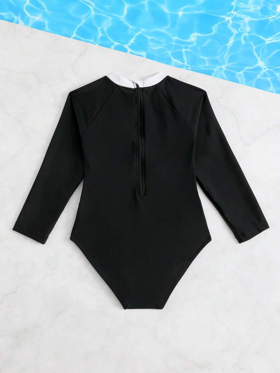 SHEIN Traje de baño de una pieza con diseño hueco y contraste de colores, adecuado para vacaciones en la playa, para niña - Blanco y Negro - Ver 1