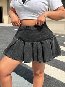 SHEIN EZwear Plus Size Women Czarna plisowana krótka spódnica casualowa o kroju litery A