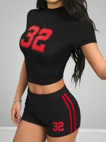 SHEIN EZwear Conjunto de top corto y pantalón corto de dos piezas para mujer, con cuello de tortuga elástico negro, con gráficos de patrón numérico vintage, para uso diario, citas y festivales primaverales y veraniegos