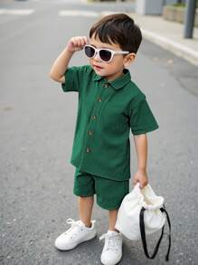 SHEIN Young Boy Summer Casual Solid Color Texture Short Sleeve And Shorts Two-Piece Set Summer Holiday