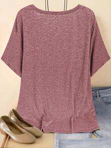 大码圆领T恤，简约时尚，适合夏季