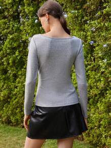 Anewsta 女士修身花卉 3D 花朵优雅现代水钻装饰圆领衬衫，适合情人节、度假、新年 - 灰色 - 查看 2