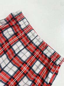 SHEIN Leap Crew 2 件装男婴卡通消防车撞色圆领 T 恤和格子宽松休闲阻燃睡衣套装 - 黑色 - 查看 3