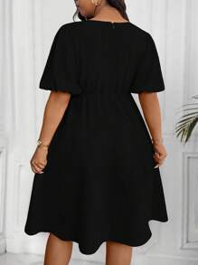 SHEIN Clasi Robe maxi pour femme grande taille, élégante, de couleur unie, avec manches bouffantes et taille cintrée. Tenue pour le Nouvel An