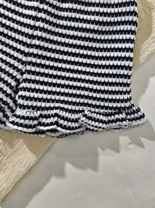 SHEIN Vintaside Kids 2pcs/Set Baby Girl Infant Toddler 0-3Y Casual Everyday Vacation Black & White Stripe Textured Knit Ruffle Sleeve Round Neck Top And Shorts 2 Pieces Outfit