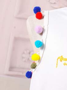 SHEIN Tween Girls Metallic Ditsy Floral Overdyed Rose Pattern Abaya Kaftan Jalabiya For Festival Tween Girls Native Wear, Maxi Skirt With Ruffle Bib, Comfortable Knit With Metallic Trim, Paired With Ruffle Layer Skirt Two Pieces Set