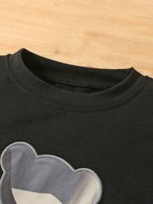 SHEIN 小男孩熊印花圖t恤與戰地褲套裝