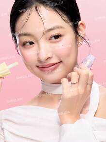 SHEGLAM Jelly Wow Hydrating Lip Oil-Strike Gold Glitter Moisturizing Lip Gloss High-Shine Glossy Glow Non-Sticky Lip Care Hydrating Sleep Mask Lip Makeup Brand Beauty Makeup Face Paint Cosmetic For Women Girls Perfect For Winter Ideal For Y2K Fancy Fashion Suitable For Birthday Christmas Gift Party Ready Best Color