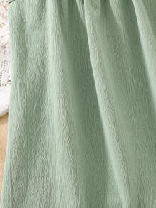 SHEIN Vintaside Kids Baby Girl Cute Casual Minimalist Fresh Rural Style Loose Comfortable Soft Ruffled Hem Design Relaxed Fit Spaghetti Strap Green Dress, Suitable For Spring/Summer Home Or Vacation, High Cost-Effective - Green - View 9