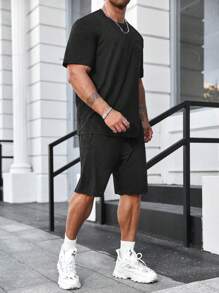 Manfinity Homme 2 件套大码男士休闲纯色短袖 T 恤和短裤套装，夏季服装套装，舒适服装