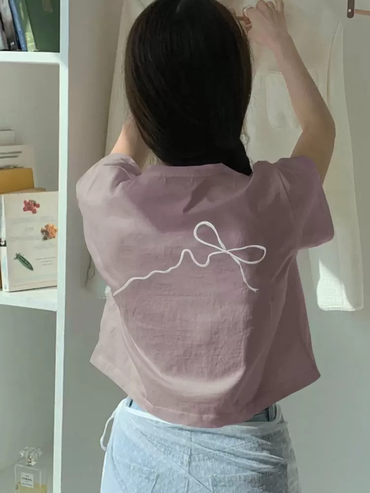 Women's Short Sleeve T-Shirt With Bowknot Embroidery Round Neck Summer Graphic Tee