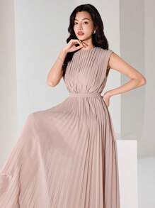 Heiryn 飘逸优雅的女士百褶连衣裙，通勤舒适 - 卡其色 - 查看 5