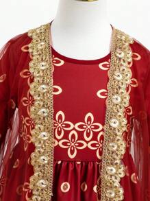 SHEIN 年轻女孩翡翠绿色束腰外衣 Abaya Kaftan Jalabiya 优雅金箔图腾复古印花长袍配金色饰边腰带和金色复古印花长袍套装、派对、旅行、时尚 - 酒紅色 - 查看 4