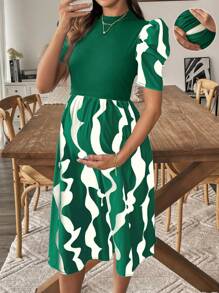 SHEIN Maternity Dress With Short Bubble Sleeves & Geometric Print - Dark Green - View 1