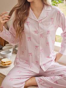 SHEIN 2 件套 Tween 女童可爱蝴蝶结装饰口袋领长袖上衣和宽松直筒睡裤套装，休闲睡衣