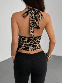 Flirla 豹纹 V 领细肩带露背荷叶边腰部系带短款上衣，休闲优雅，适合女士，春夏