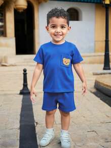 SHEIN 青少年男孩的卡通熊印花口袋短袖t恤和短褲套裝