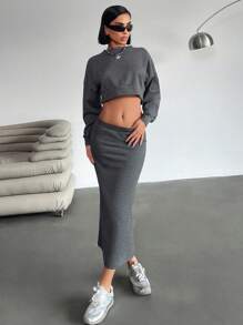 SHEIN Cottnline طقم مريح يتكون من بلوزة عنق طاقم من القطن ونمط مخملي مرن مع تنورة قلم - رمادي - مشاهدة 4