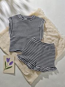 SHEIN Vintaside Kids 2pcs/Set Baby Girl Infant Toddler 0-3Y Casual Everyday Vacation Black & White Stripe Textured Knit Ruffle Sleeve Round Neck Top And Shorts 2 Pieces Outfit