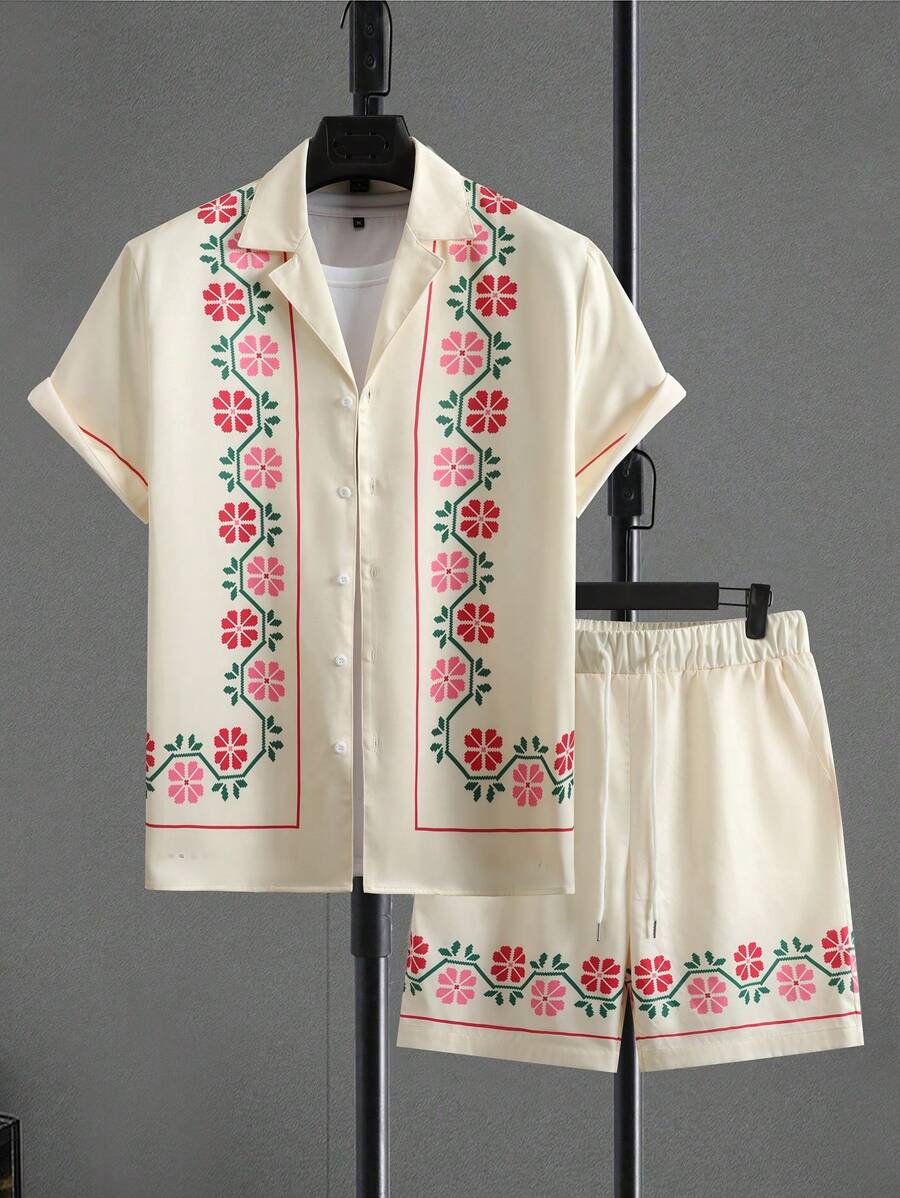 Manfinity Homme Bộ áo sơ mi cài nút in họa tiết thường ngày và quần short dây rút cho nam - Màu be - Xem 1