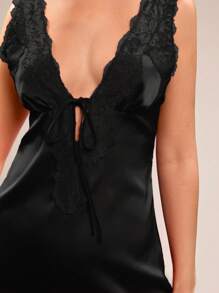 SHEIN BAE 秋冬，春季纯色红色，酒红色性感简约优雅深V领系带蕾丝拼接缎面雪纺迷你吊带裙，适合情人节连衣裙，派对连衣裙，浪漫约会连衣裙，伴娘迷你连衣裙，舞会礼服，日常通勤连衣裙，红色连衣裙 - 黑色 - 查看 7