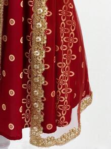 SHEIN 年轻女孩翡翠绿色束腰外衣 Abaya Kaftan Jalabiya 优雅金箔图腾复古印花长袍配金色饰边腰带和金色复古印花长袍套装、派对、旅行、时尚 - 酒紅色 - 查看 3