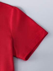 SHEIN 2 件套年轻男孩字母印花短袖 T 恤和短裤套装，非常适合度假、度假、旅行、放松、日光浴、夏季 - 紅色 - 查看 6