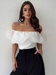 Firerie Blusa blanca de manga corta ajustada con hombros descubiertos, elegante, minimalista, delicada y romántica, perfecta para ir a trabajar, bodas, cócteles, vacaciones y talla grande - Blanco - Ver 6