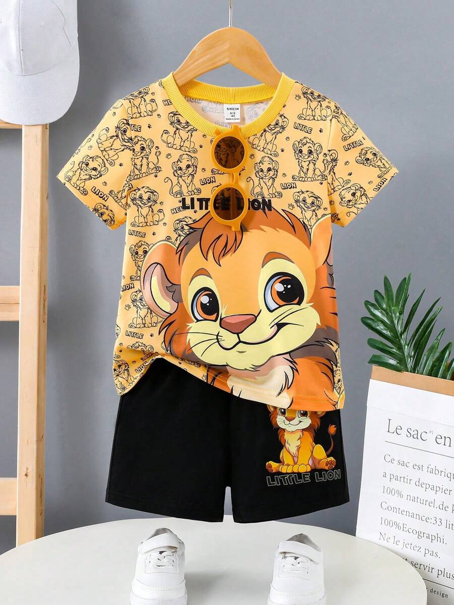 SHEIN 男童卡通狮子印花短袖 T 恤和短裤套装 儿童男童服装套装儿童男童服装套装幼儿男童服装套装 - 芥末黃 - 查看 1