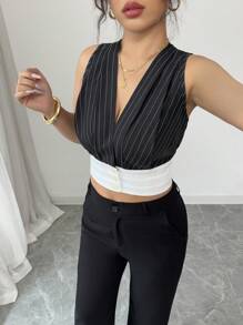 Elenzga Women's Black And White Patchwork Colorblock Design V-Neck Sleeveless Cropped Blouse Top - Black and White - View 5