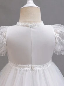SHEIN Glamorique Kids 女宝宝春夏圆领刺绣荷叶边泡泡袖网眼礼服，公主风格婚礼 - 白色 - 查看 3