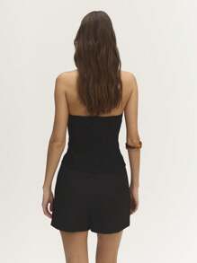 Nöista 夏季优雅亚麻露背上衣 亚麻露背上衣饰有矿物镂空。极简主义时尚爱好者的优质主打产品。 - 黑色 - 查看 2