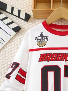 SHEIN 2 件装幼儿男童百搭休闲运动赛车速度图标印花圆领运动衫 + 撞色块运动裤套装，适合秋季、冬季、学校、过渡季节、日常穿着、家居、运动、街头服饰 - 彩色 - 查看 4