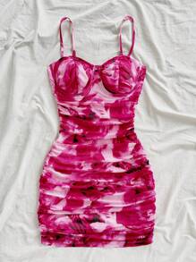 Soleia Nouvelle robe mini élégante de vacances en maille transparente avec imprimé floral rose rouge et ourlet volants - Rose vif - Voir 7