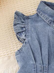 Vestido vaquero azul desgastado con cuello, mangas cortas y cintura con lazo para niñas pequeñas, para verano